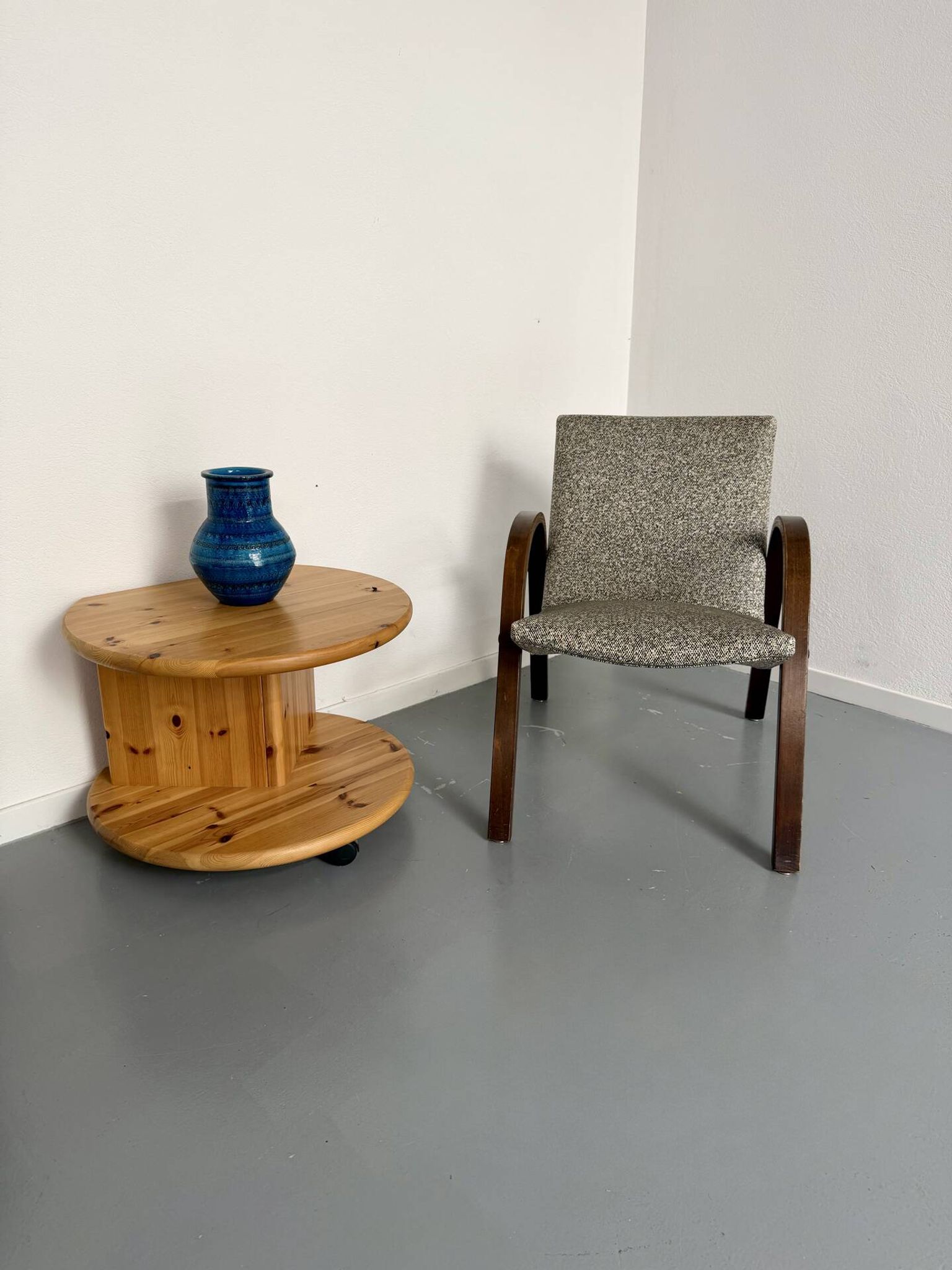 Table d’appoint bout de canapé X2 pin massif design années 70