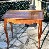 Side table in walnut in the Louis XV style, 19th century.