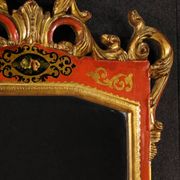 Miroir toscan laqué et doré du XXe siècle