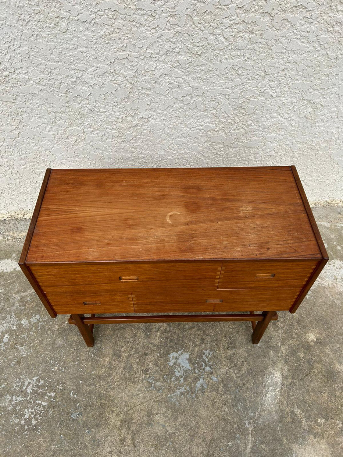 Scandinavian chest of drawers 4 drawers