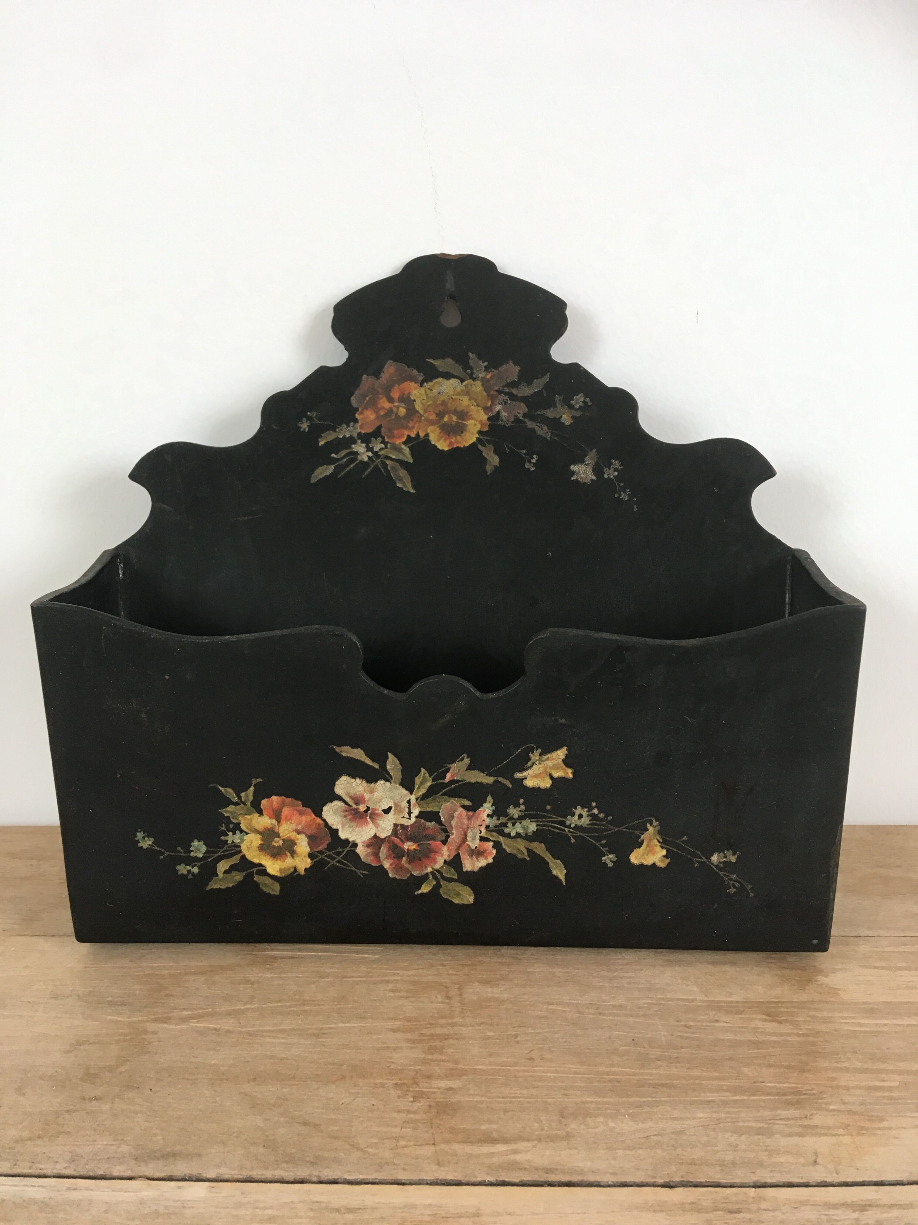 Napoleon III mail rack in boiled cardboard