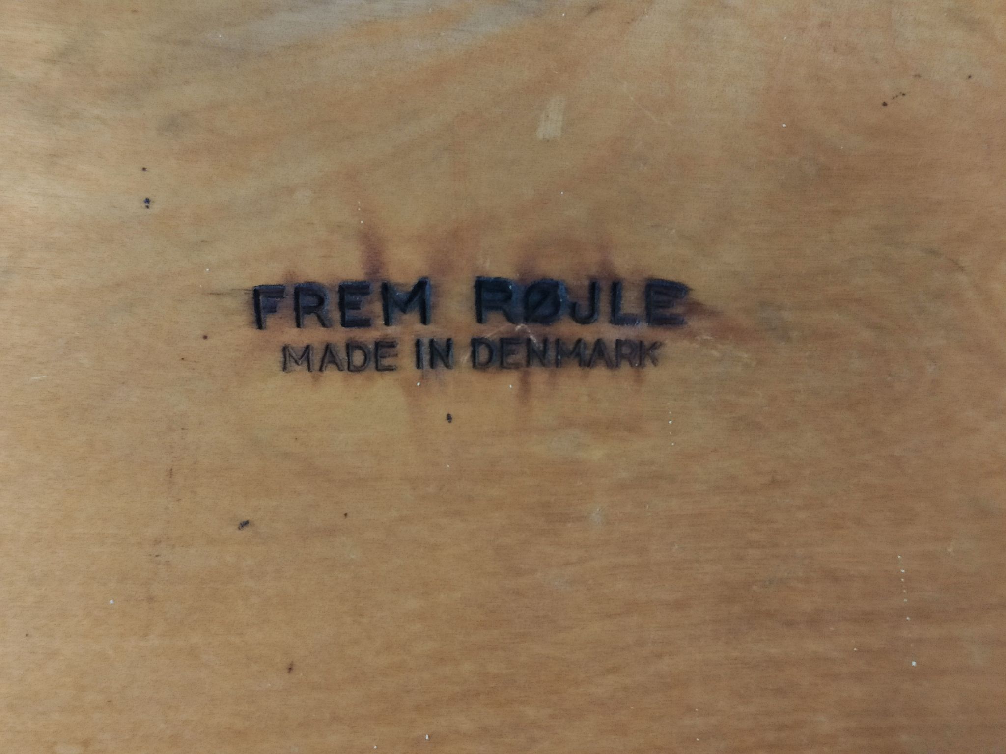 Table and 4 chairs by Hans Olsen for the Danish editions Frem R-jle
