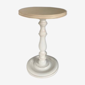 Beautiful little round pedestal table