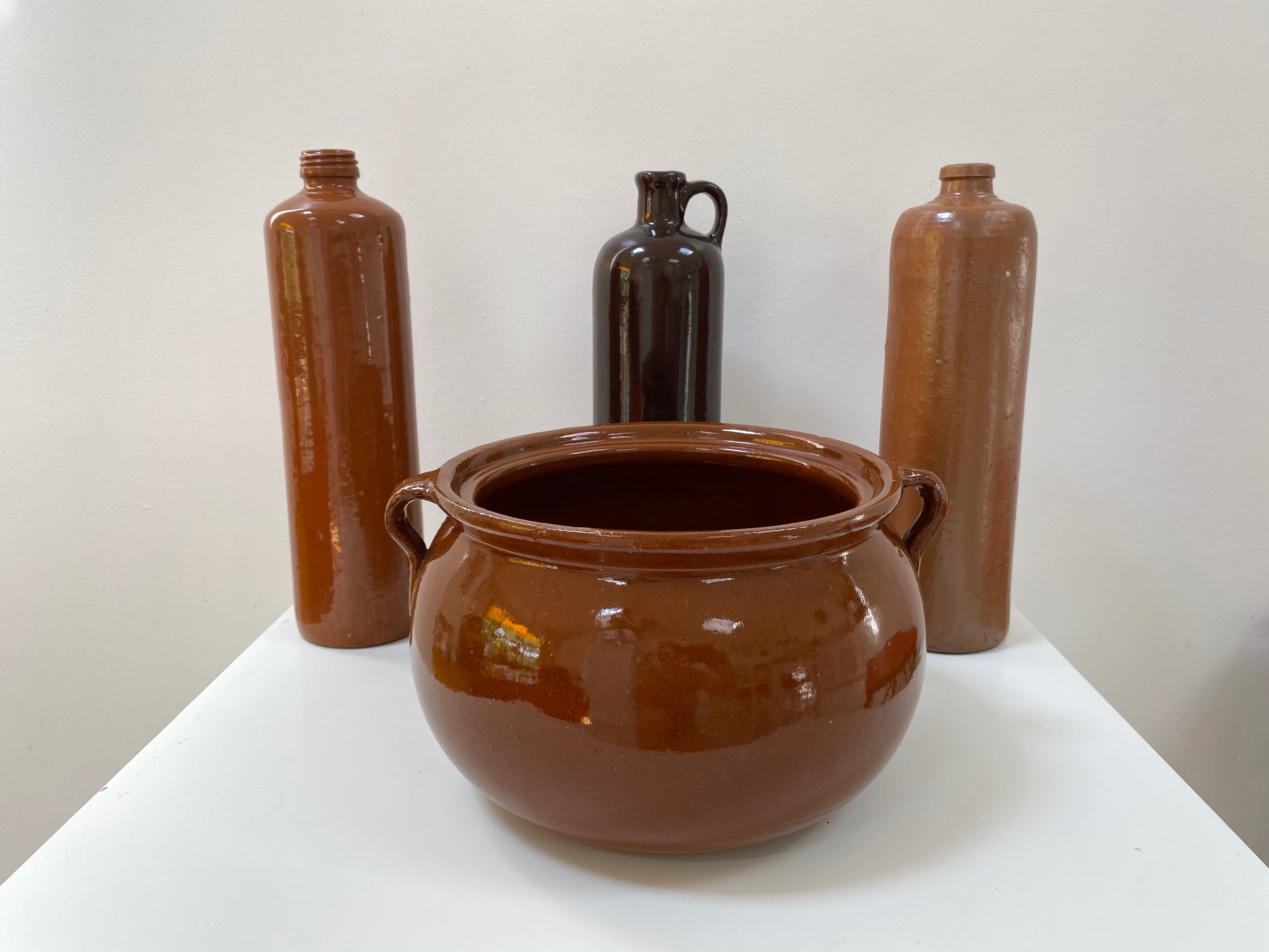 Glazed sandstone pot cover