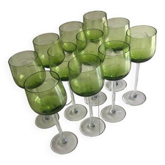 11 Alsace white wine glasses engraved with bunches of grapes