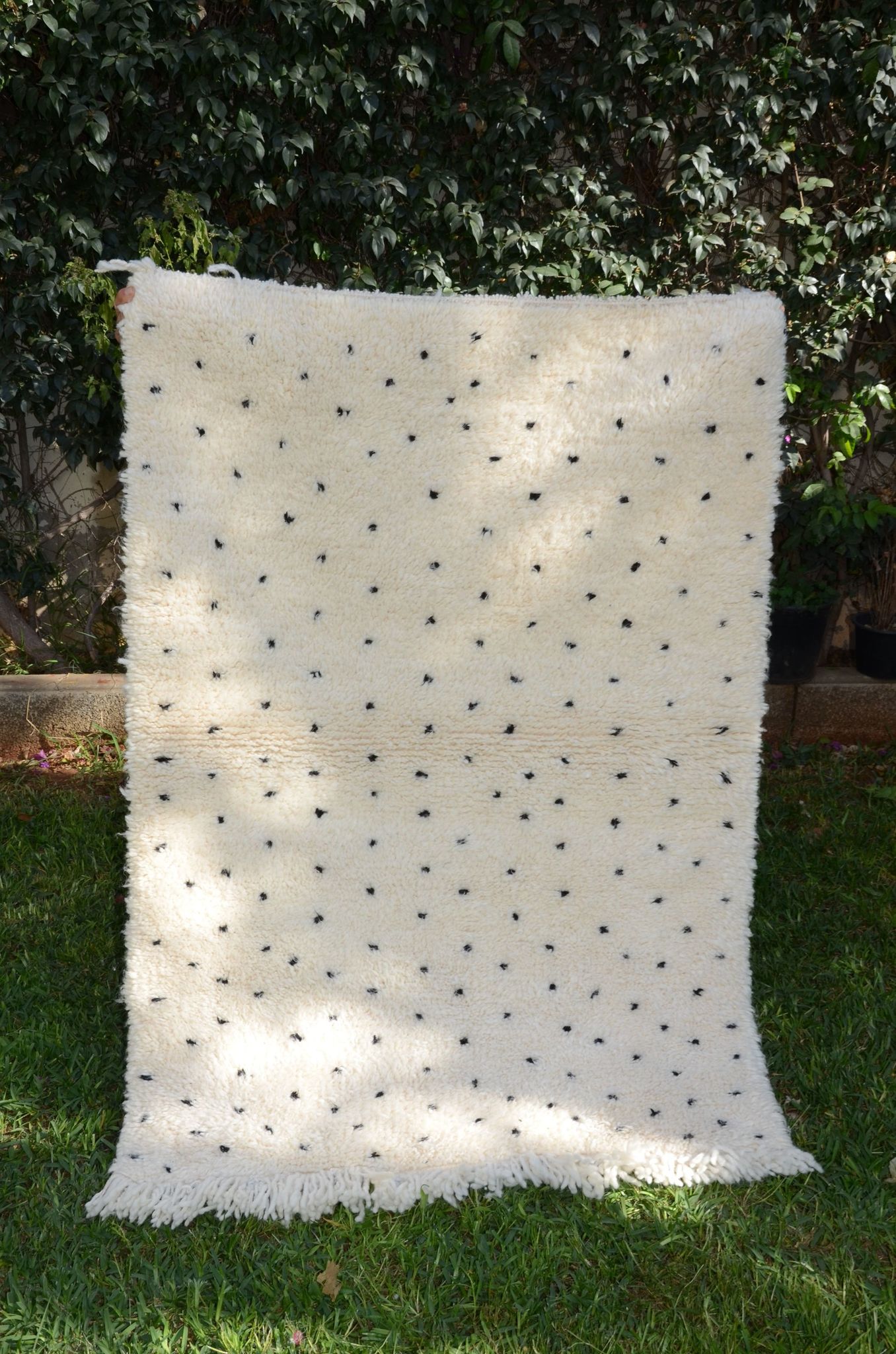 Berber black pea carpet beni ouarain 90x125 cm