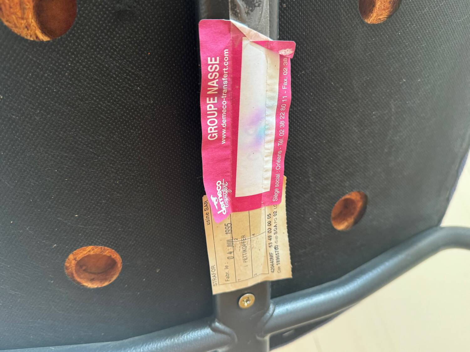 Chaise  éditée par Strafor