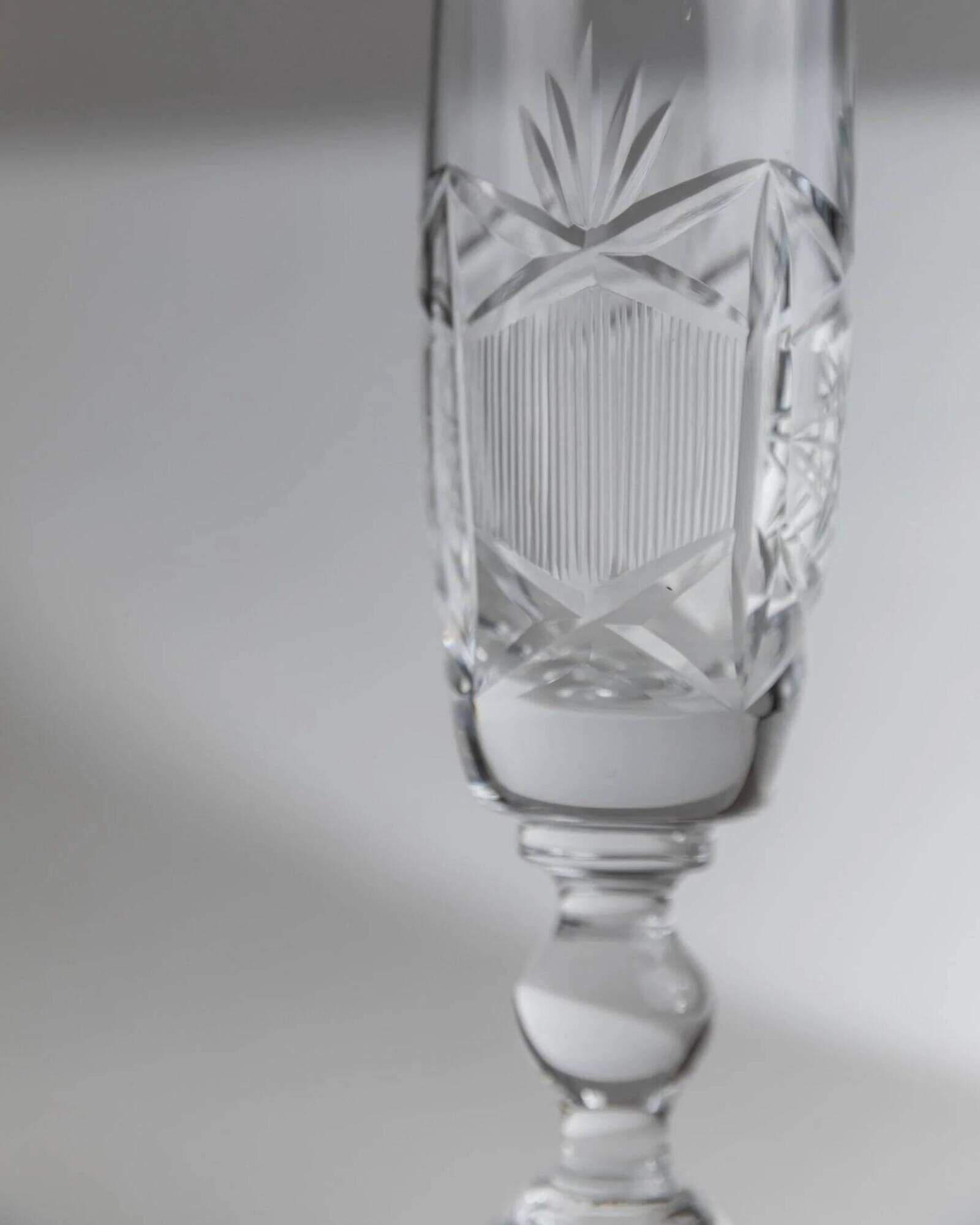 Lot of 12 vintage crystal champagne flutes, Italy 1970s.