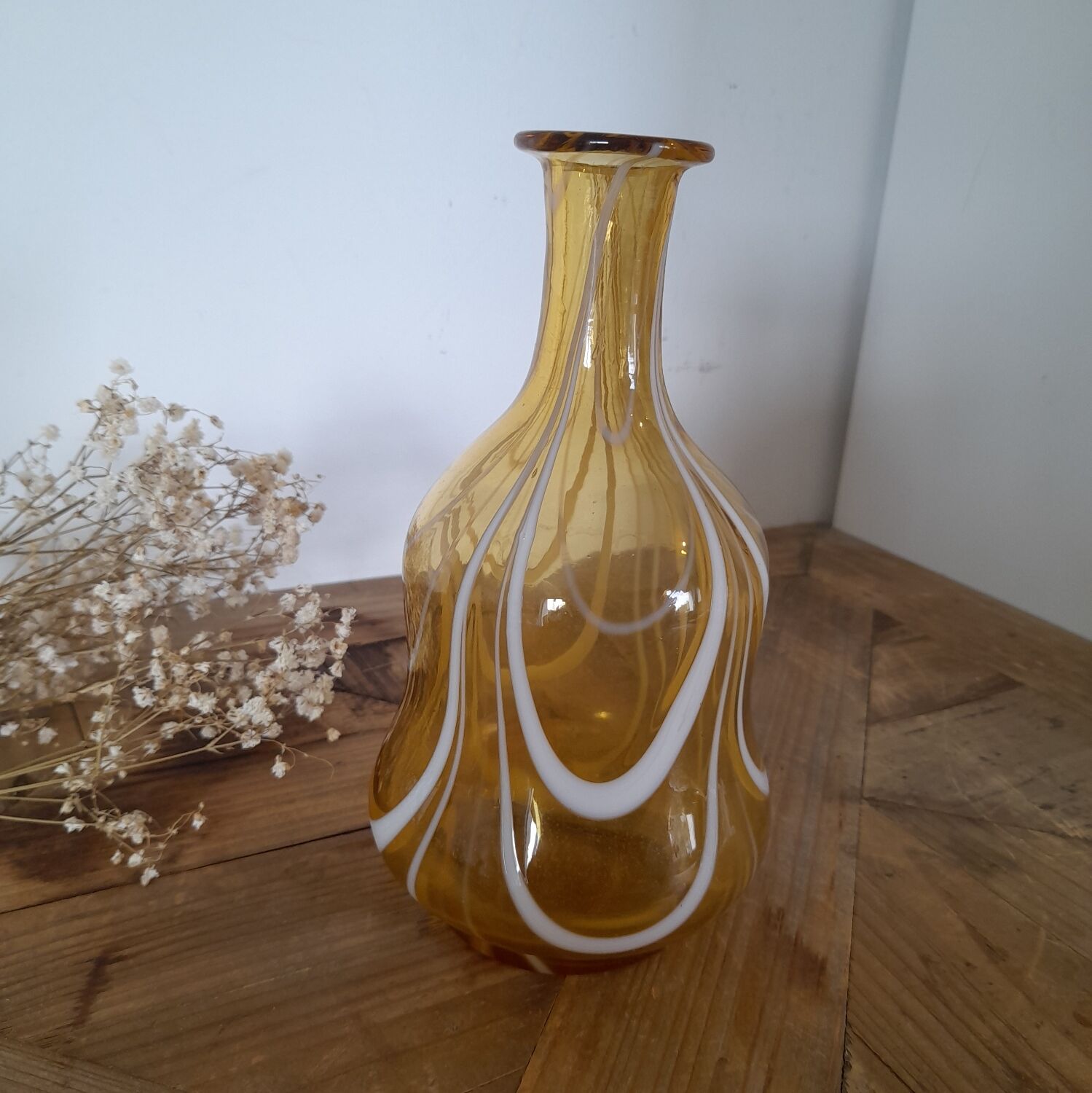 Glass vase