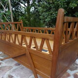 Oak crib, compass feet