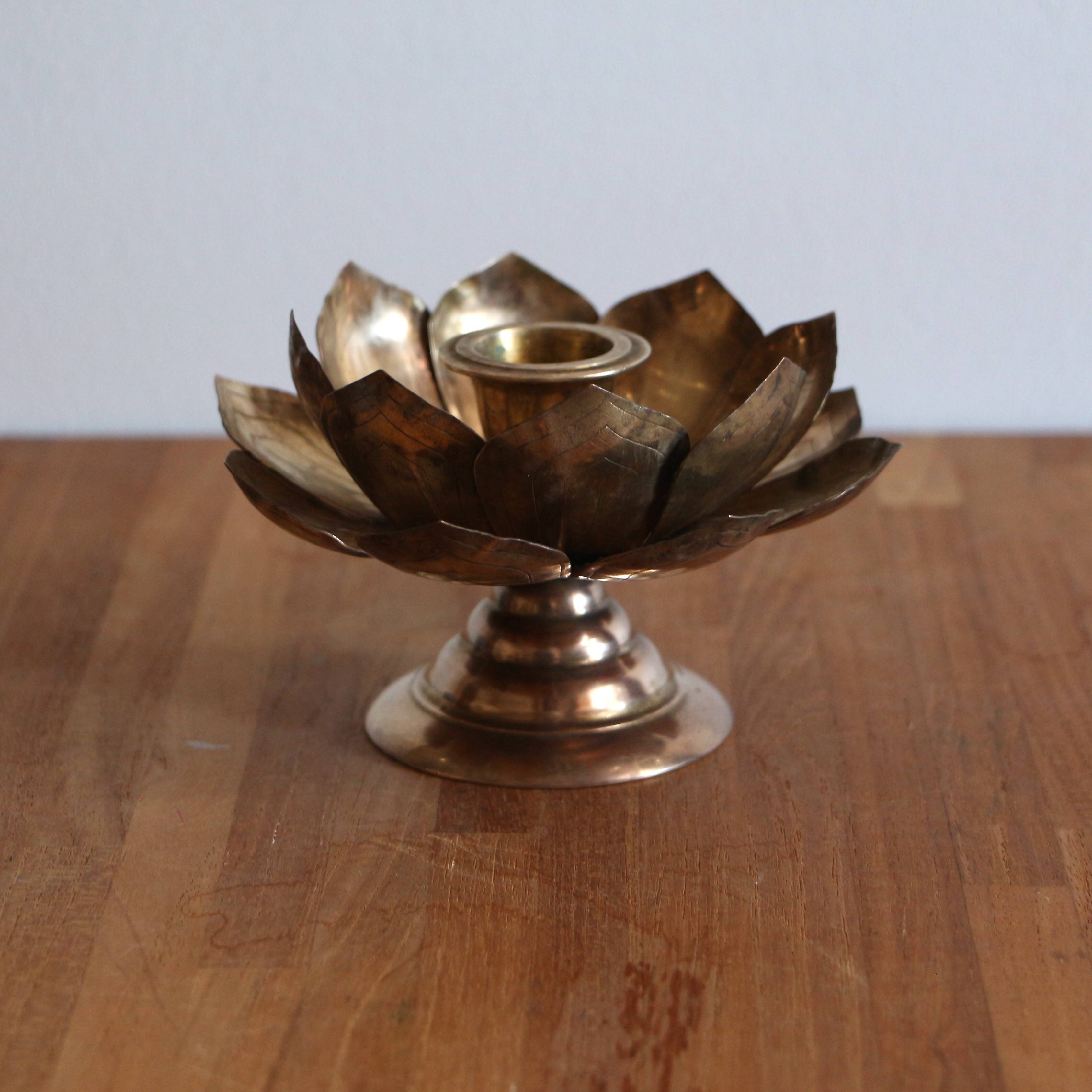 Flower candle holder