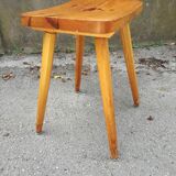 Tabouret bois clair à pieds crayon h51