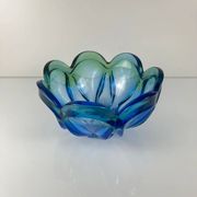 Coupe / large glass pocket bowl from Murano, flower shape, green - blue gradient, 1960.