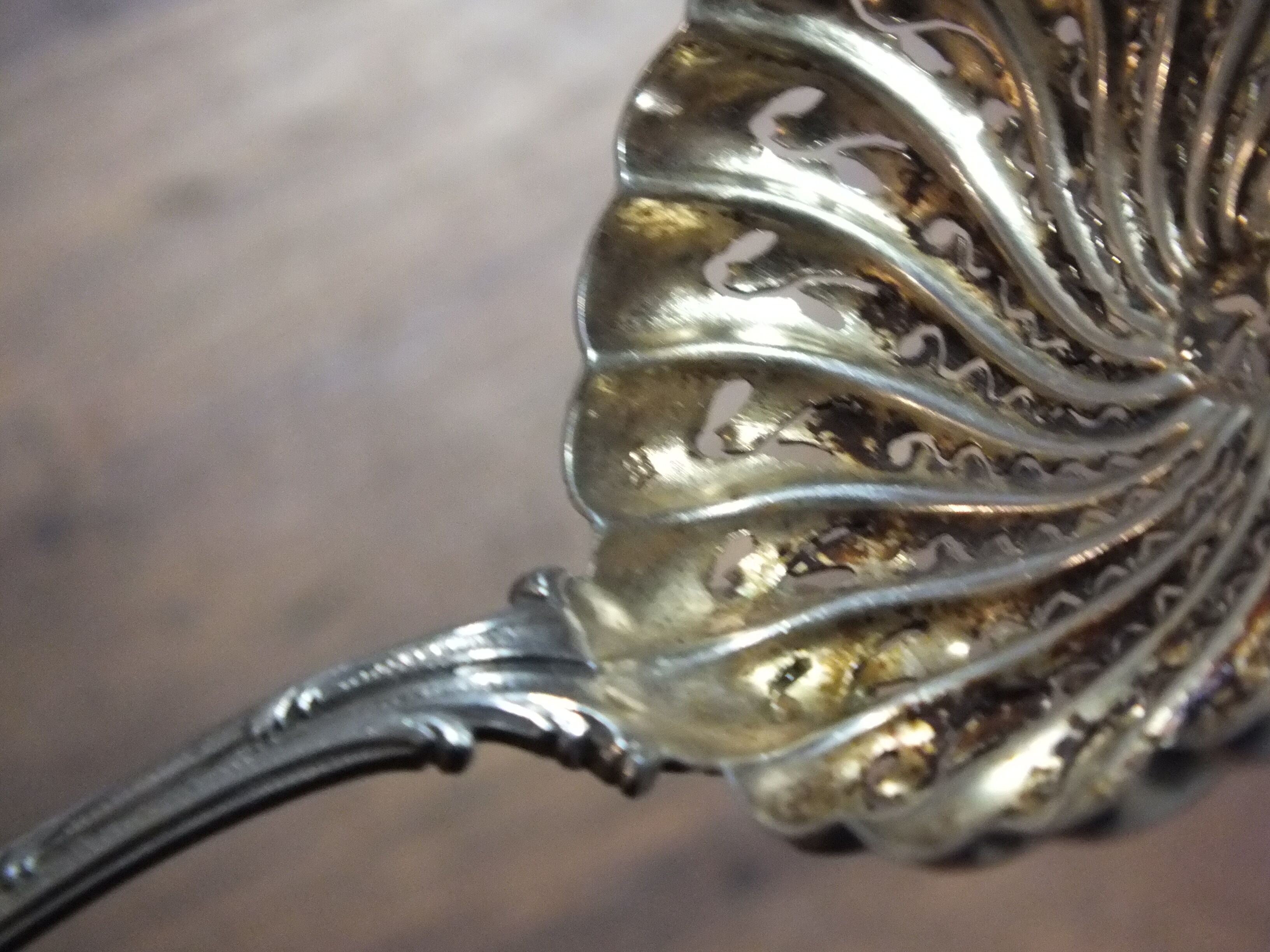 Rocaille style sprinkler in solid silver Minerva