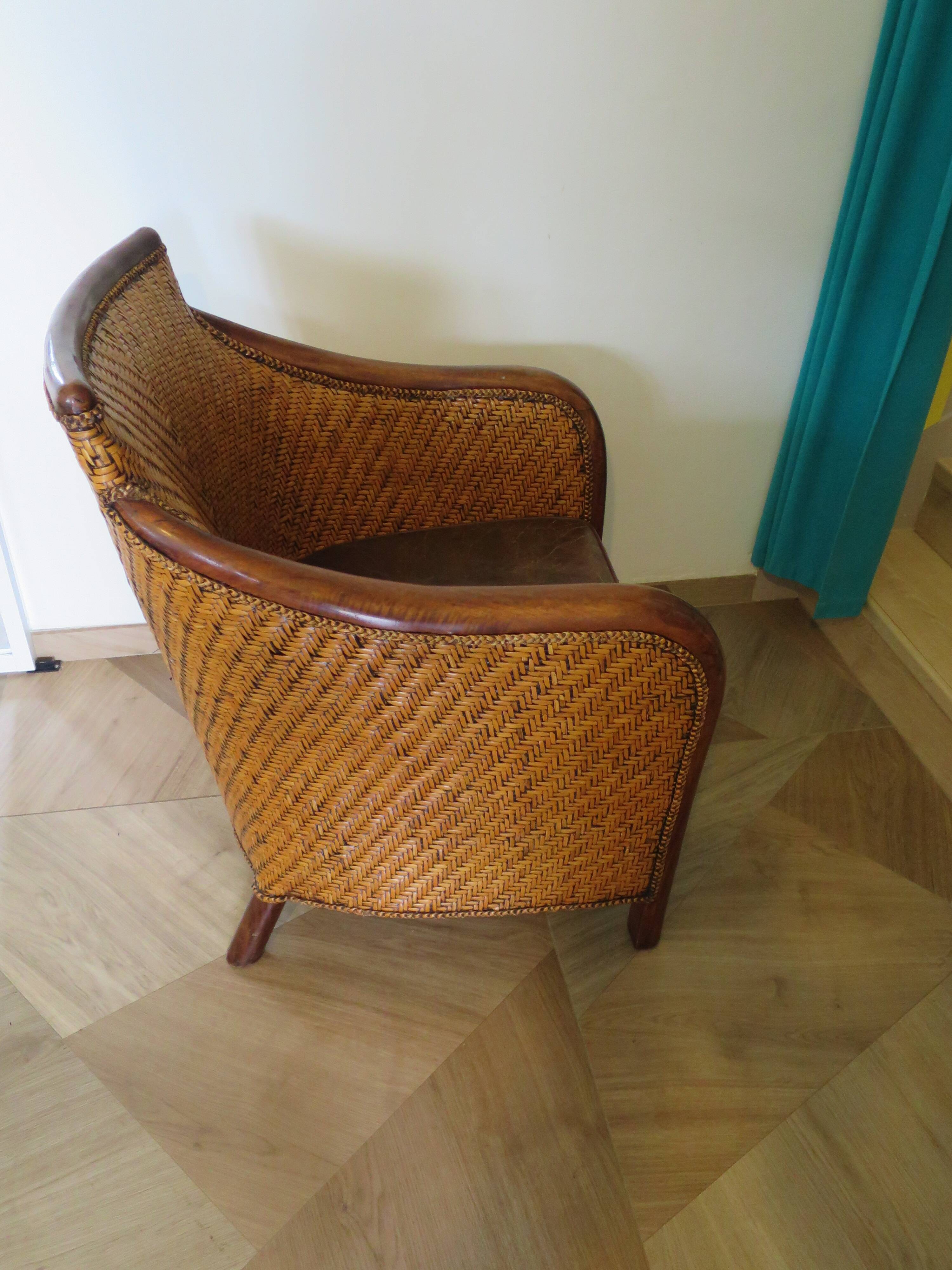 Fauteuil Style Colonial-Rotin tressé-Vintage-coussin simili cuir