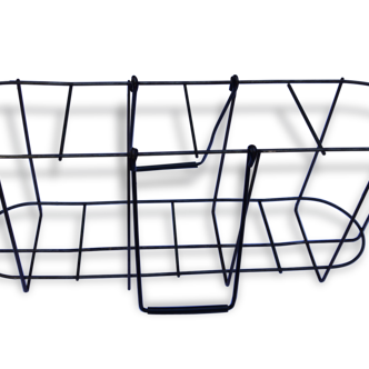 Old wire basket for 4 bottles