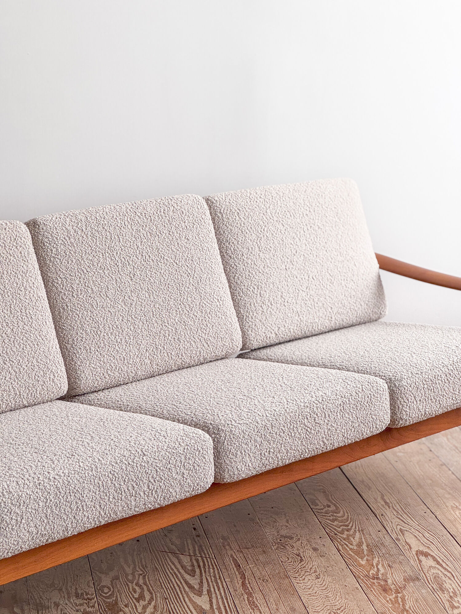 Canapé Arne Vodder modèle FD164 en teck, tissu bouclé, Danemark années 1960