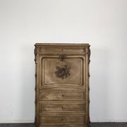 Baroque secretary in Louis XV style made of walnut.