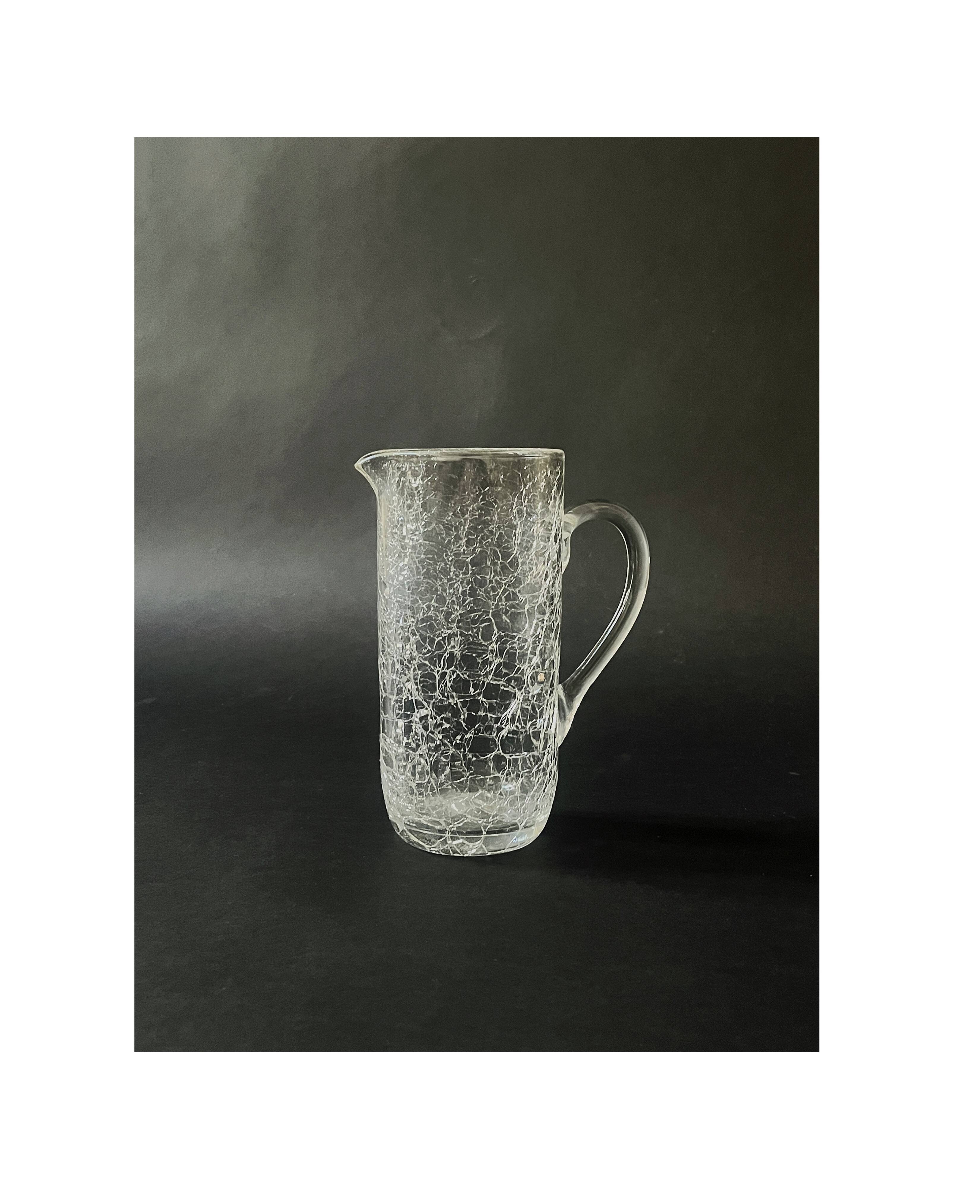 carafe à eau vintage en verre soufflée à la bouche