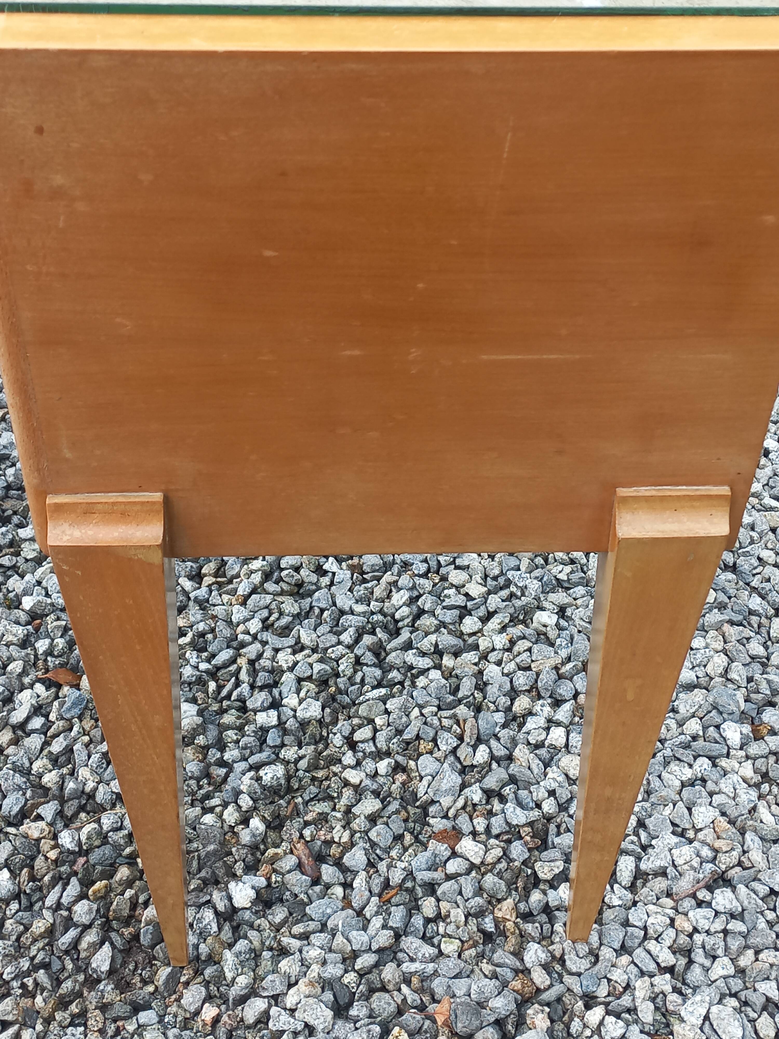 Vintage pair of bedside tables from the 1950s in sycamore and a mirror.