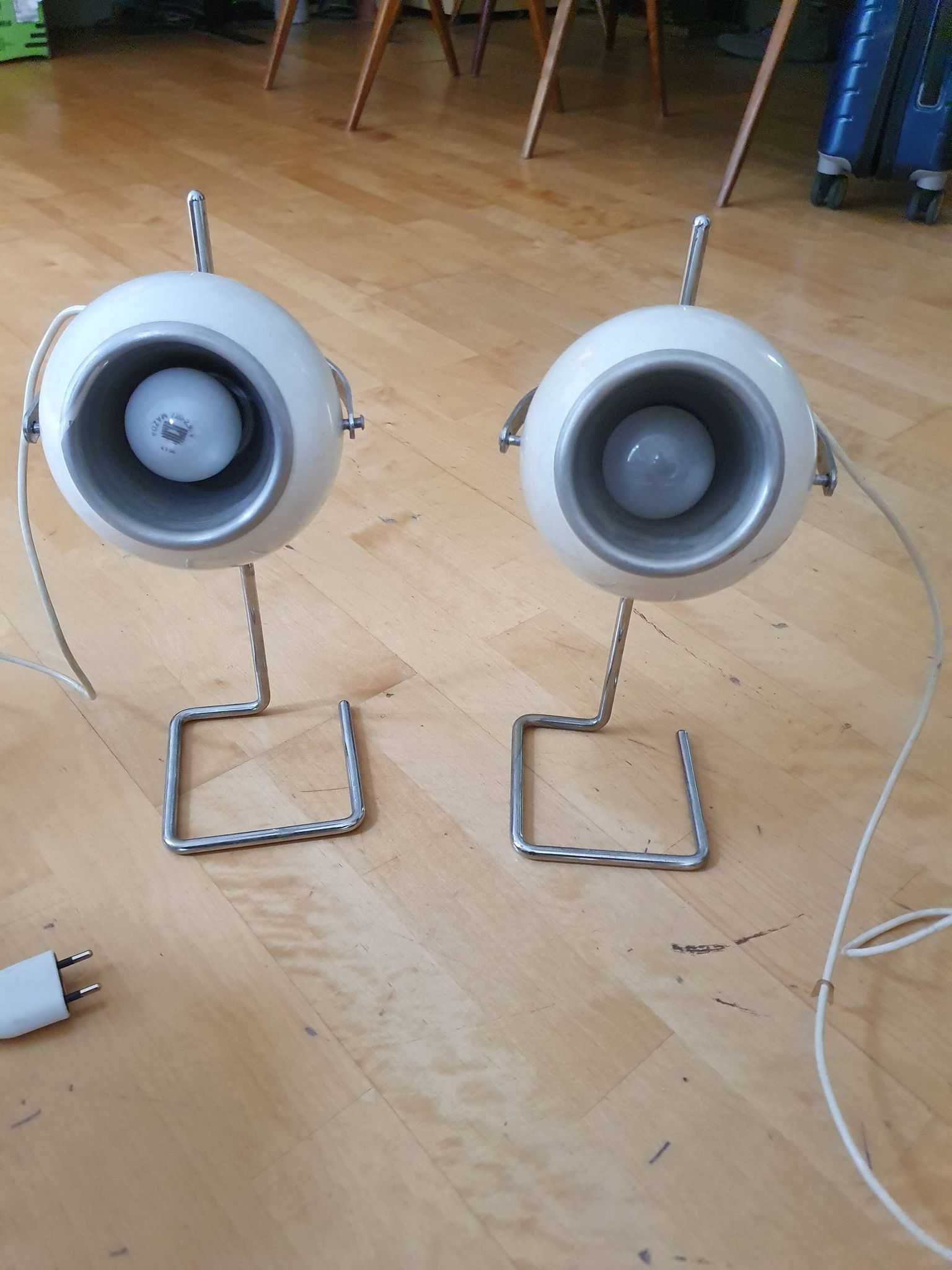 Paire de lampes eye ball vintage