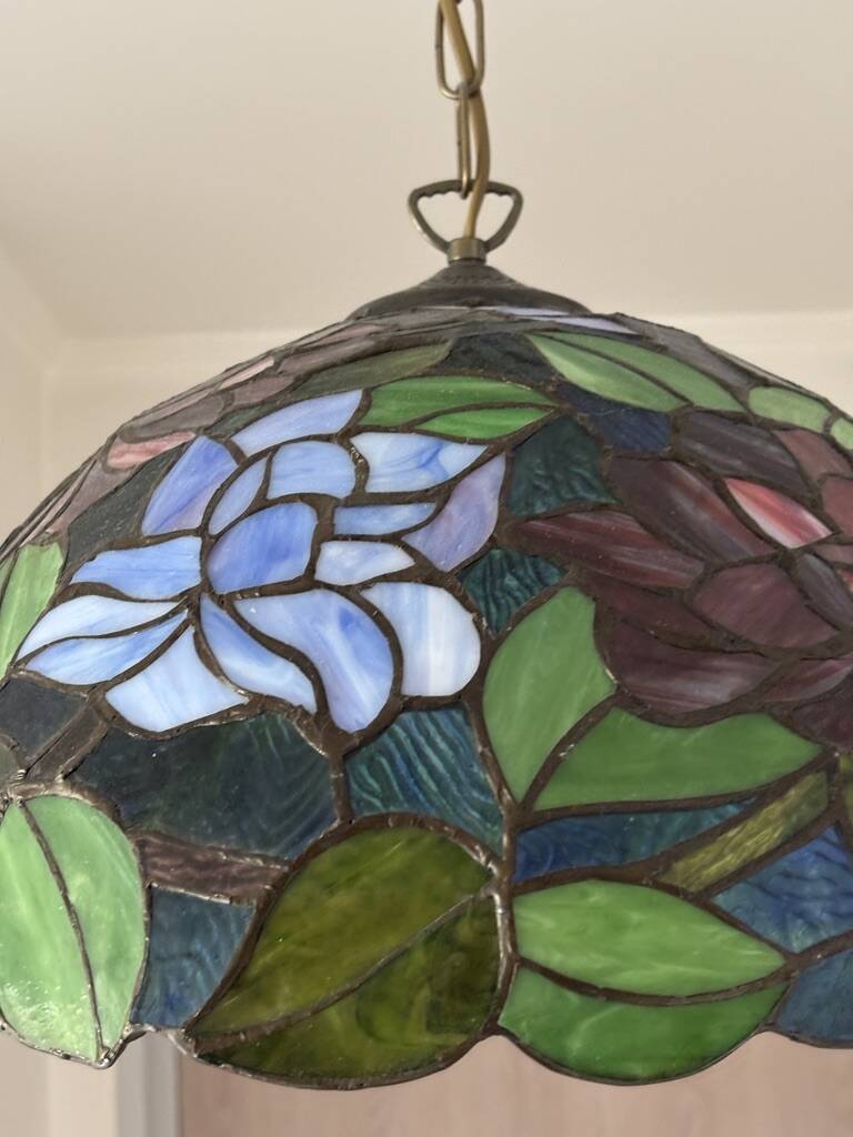 Tiffany-style floral stained glass pendant light in brass D40cm