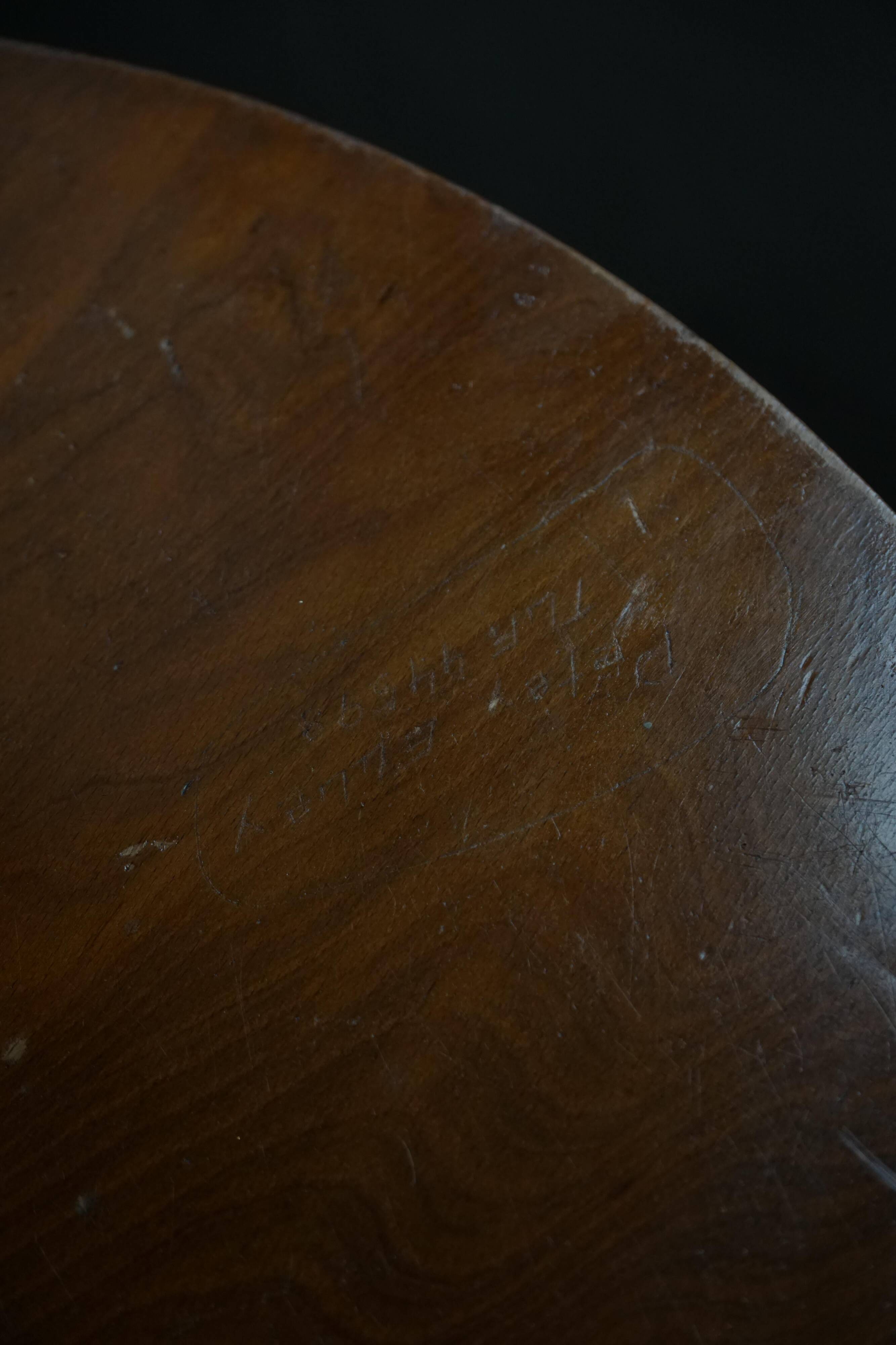 Modern Danish, side table / sculptural console in oak, 1940s