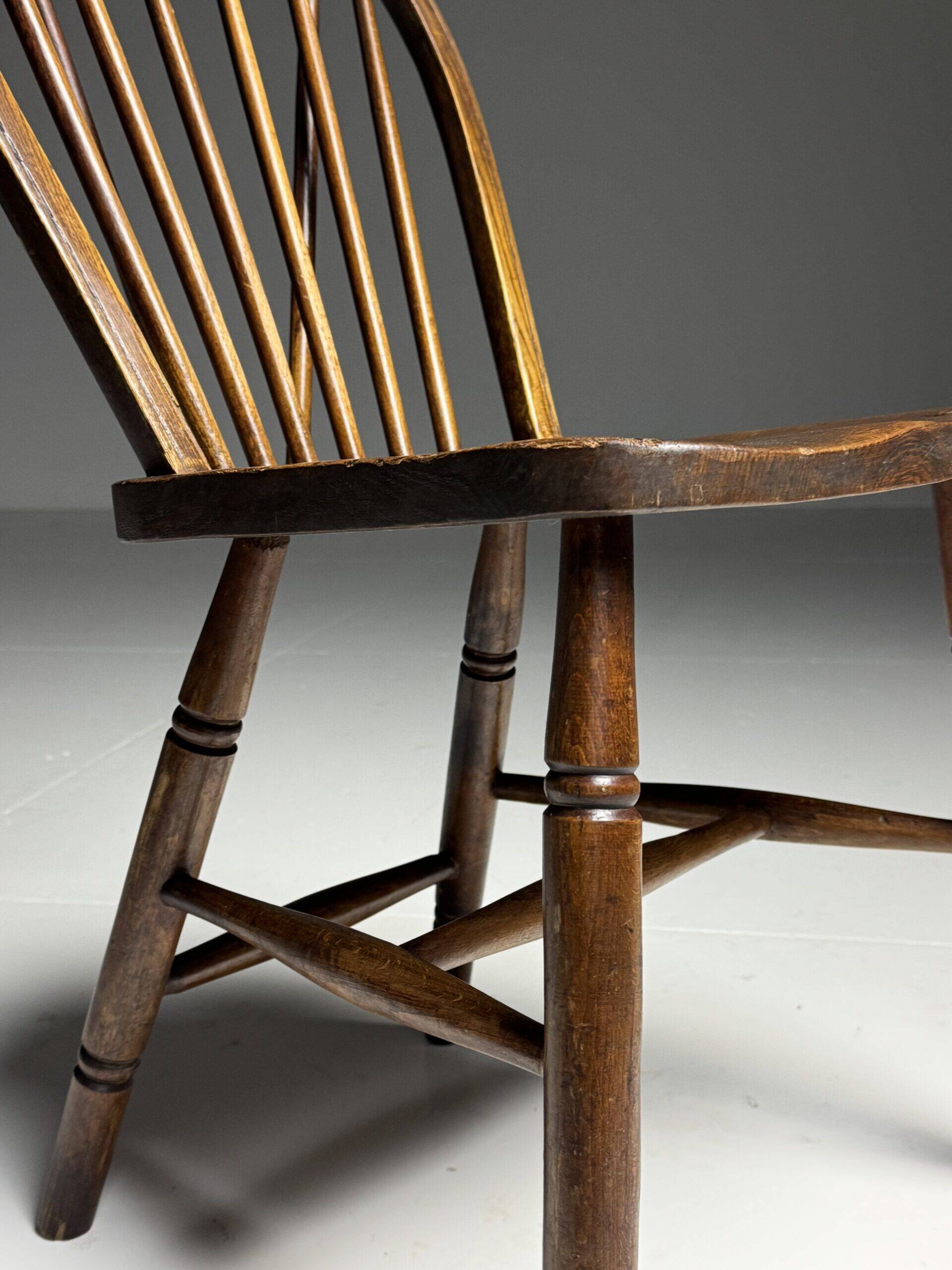 Set of 4 Windsor dining chairs