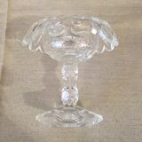 FIG TREE OR SMALL EMPTY PALM-SHAPED GLASS POCKET