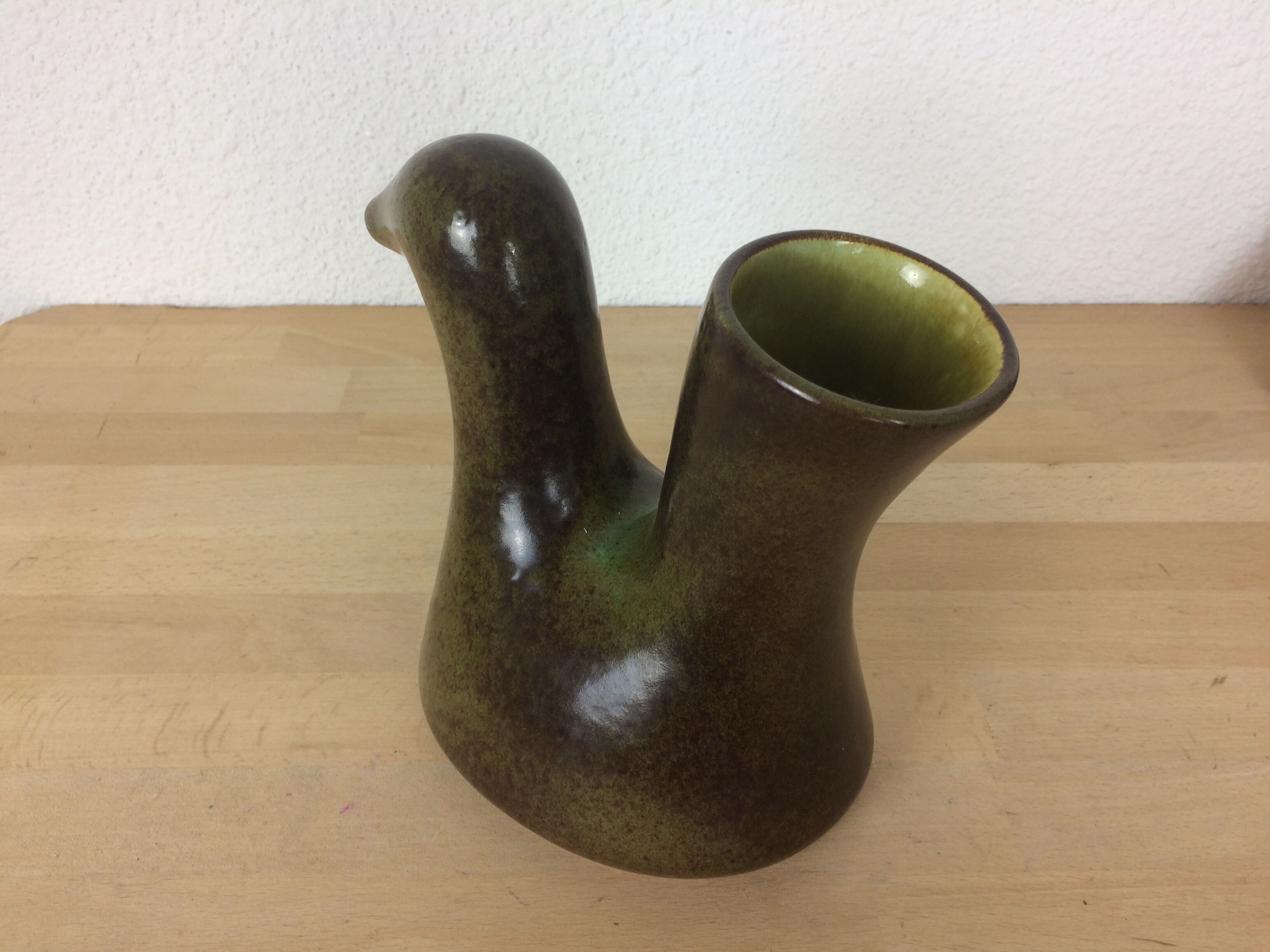 Pitcher hen Josephine Baker zoomorphic by the Perigourdine Pottery