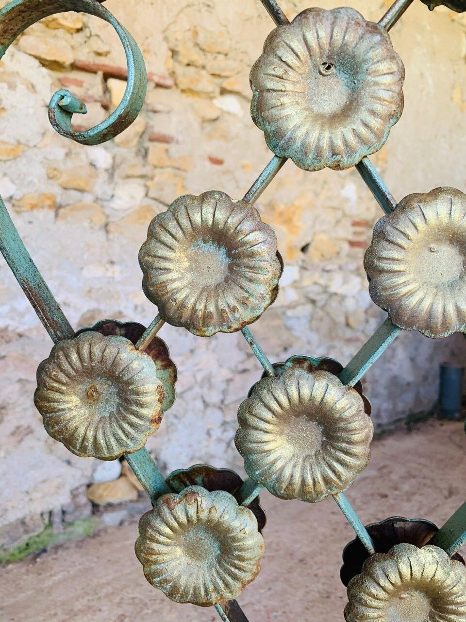 Screen, Art Deco wrought iron with floral decorations circa 30's