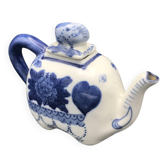 "Elephant" teapot