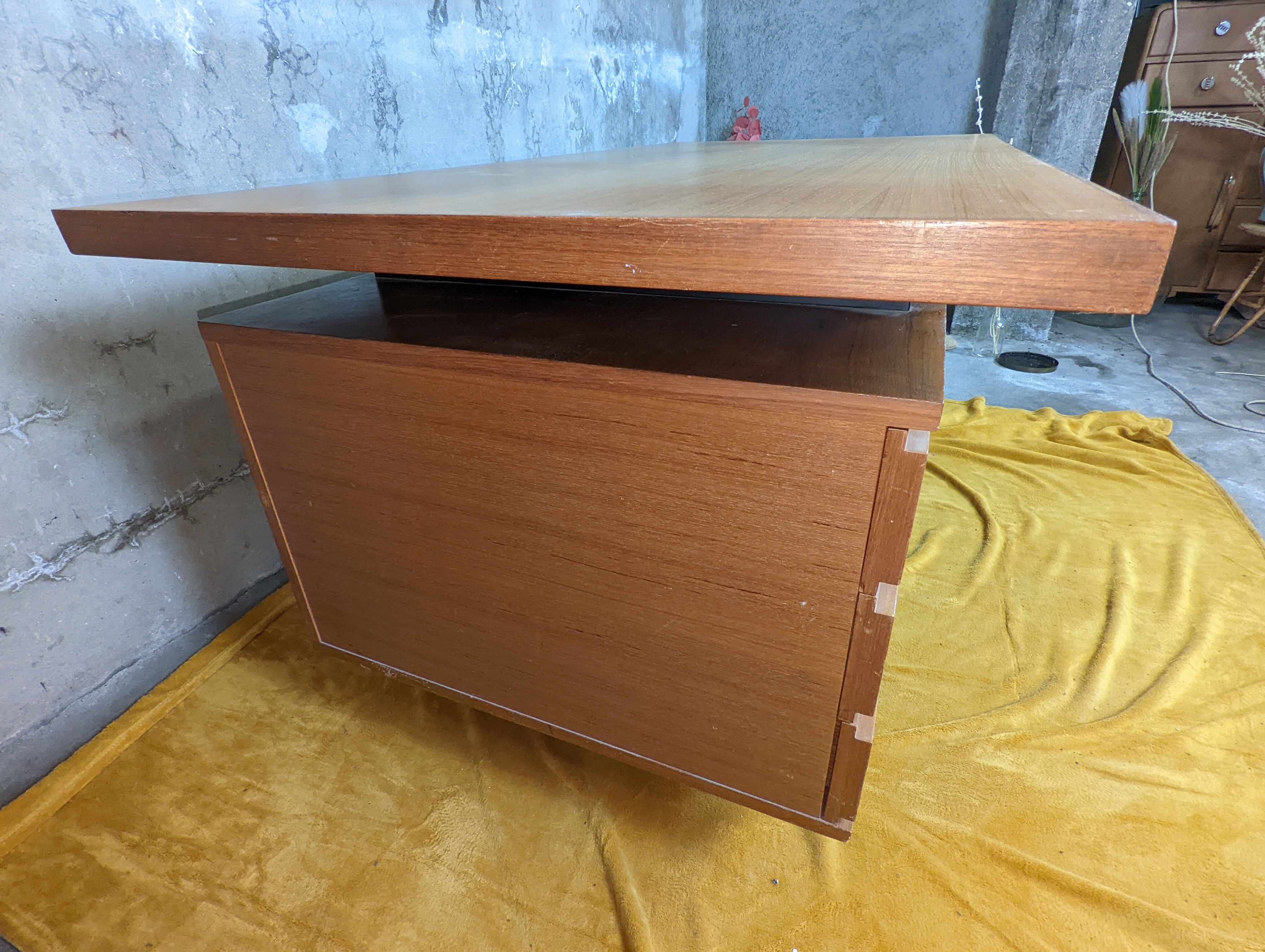 Minvielle desk in mahogany pierre guariche