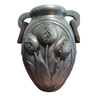 Art Deco vase in repoussé art pewter Signed René Sitoleux