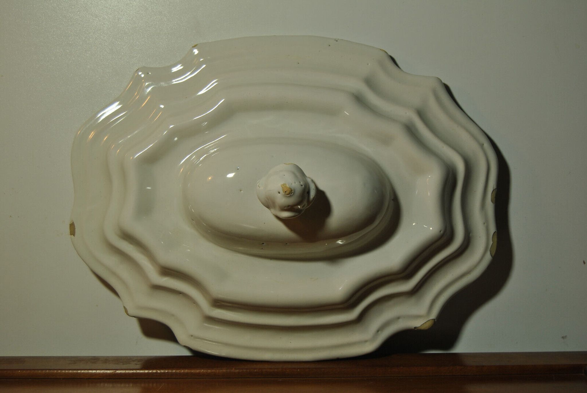 Vegetable soup tureen lid Moustiers 18th century South France