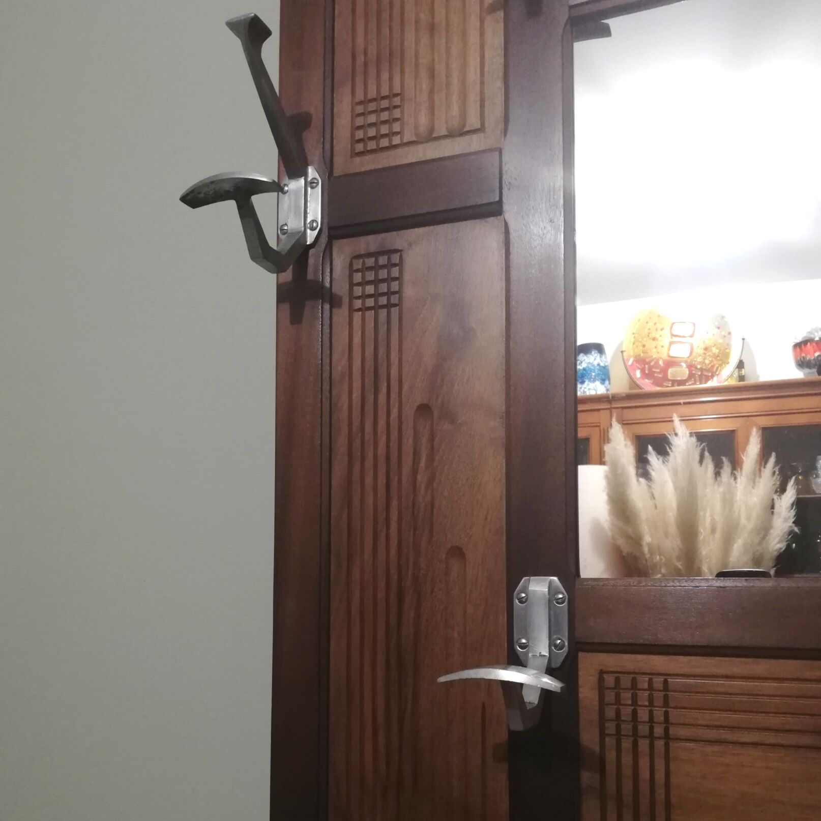 Art Deco cloakroom rack in stained oak