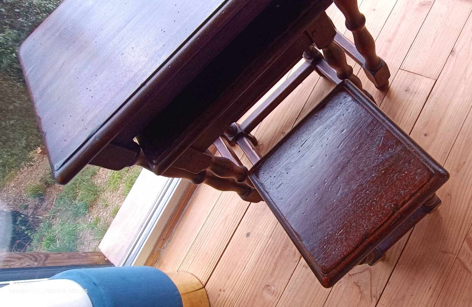 nesting tables made of oak. Turned wooden legs.