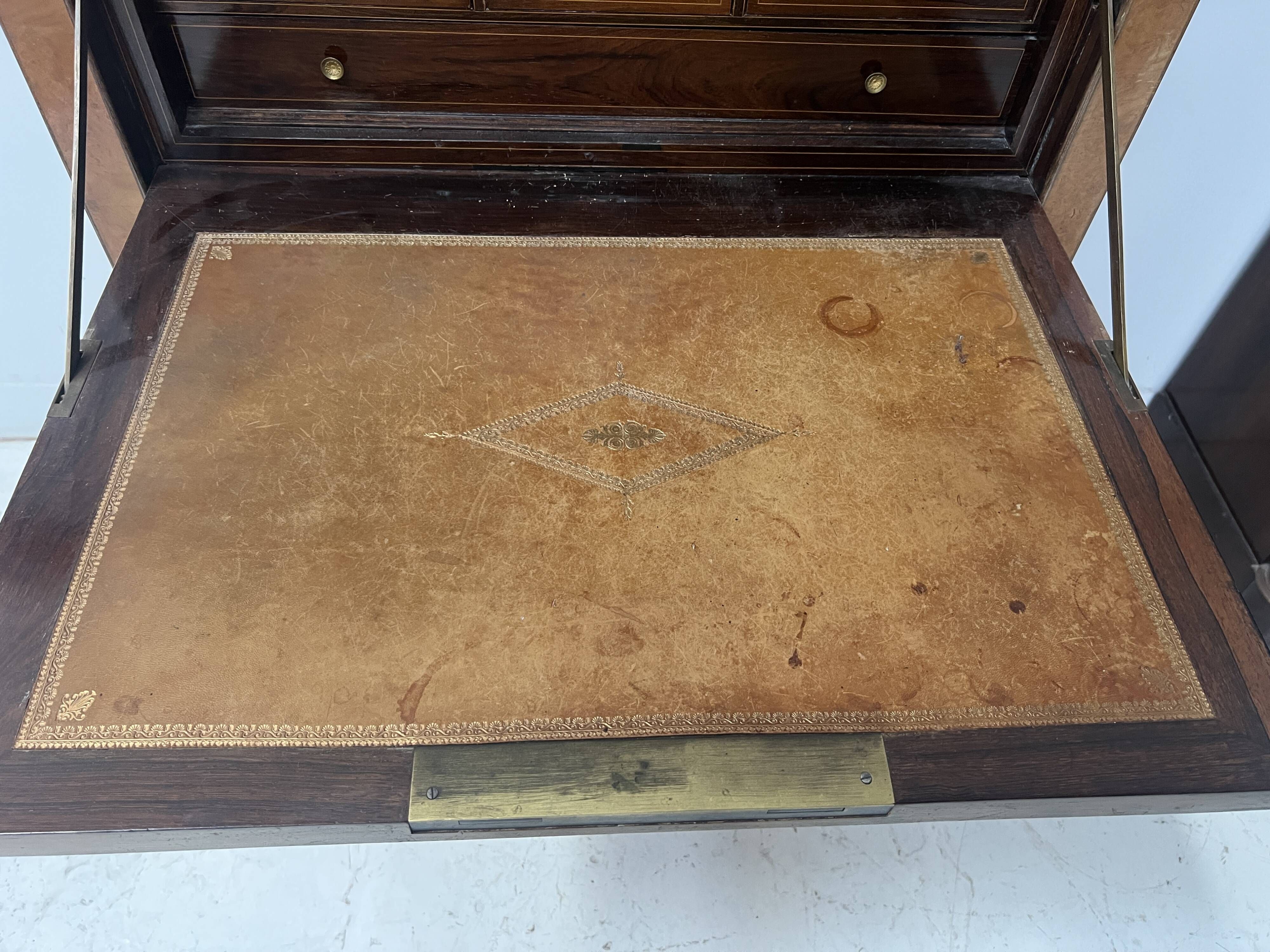 Louis Philippe secretary in light walnut briar, 19th century.