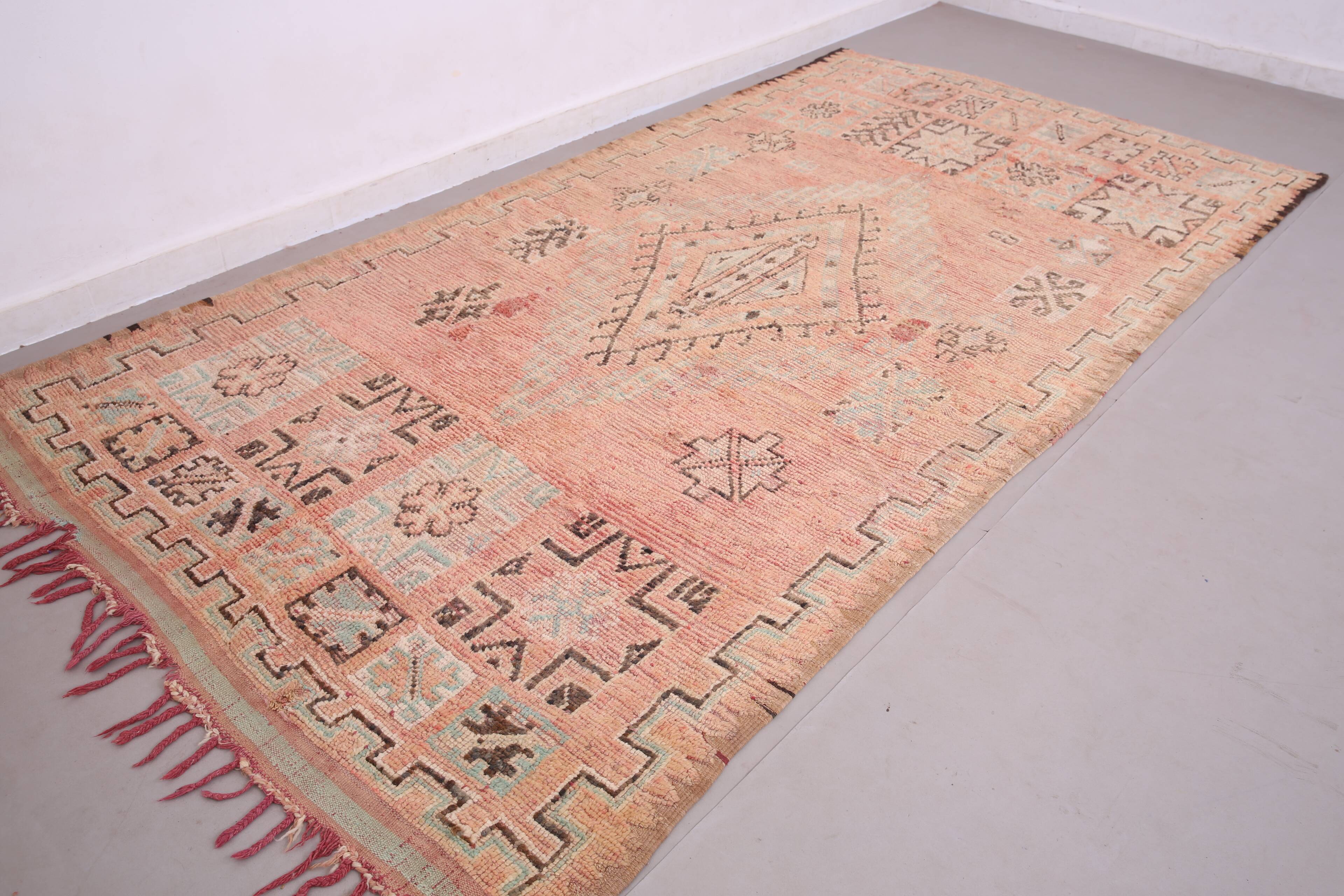 Pink Vintage Moroccan Rug 180 x 344 cm - Berber Wool Rug - Handmade Rug
