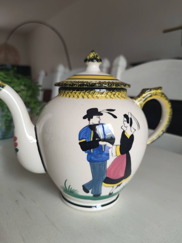 Service à caf Henriot Quimper 8 tasses/ soucoupes,cafetière,sucrier, pot,