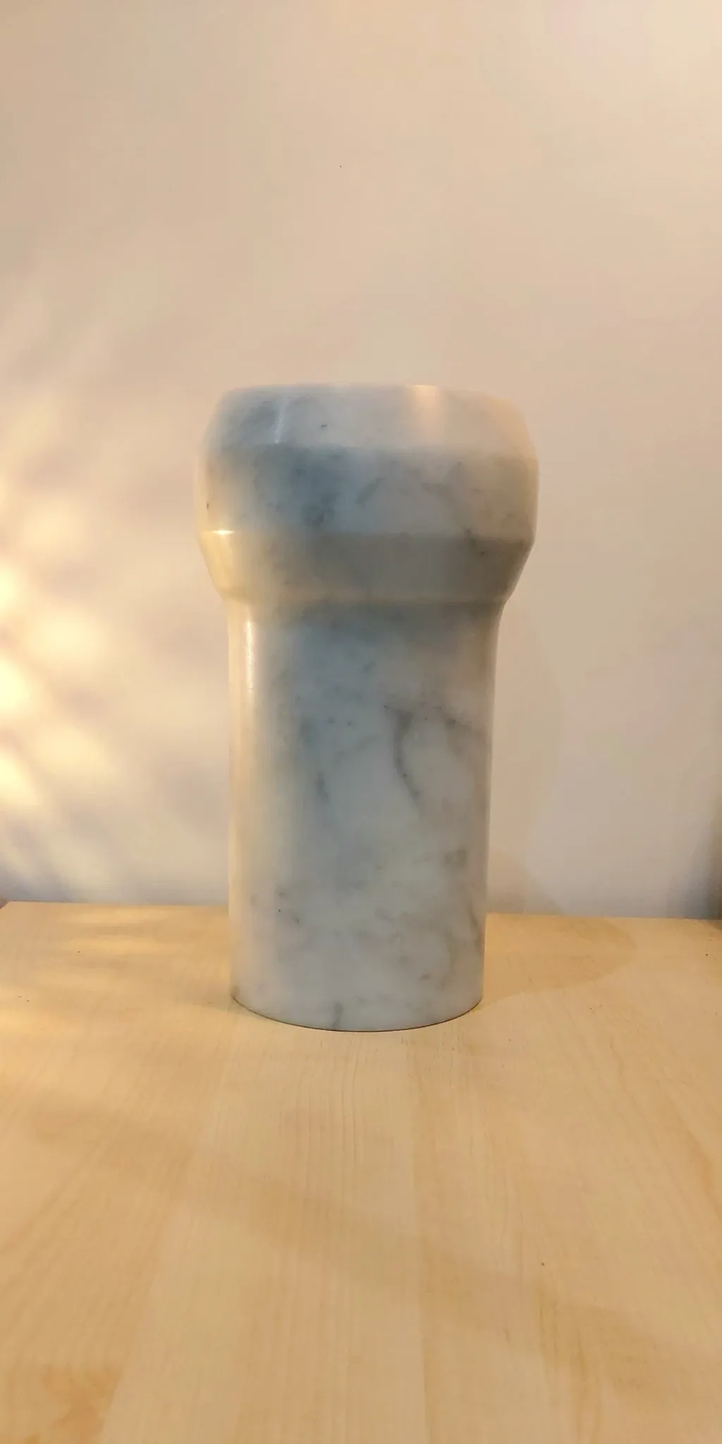 Octans marble candle holder from Ooumm