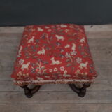 Pouf style Louis XIII