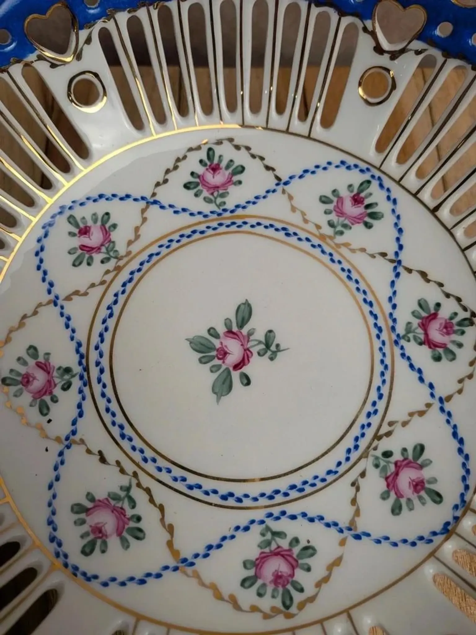 Footed porcelain bowl with openwork – Floral decoration, cobalt blue and gilding