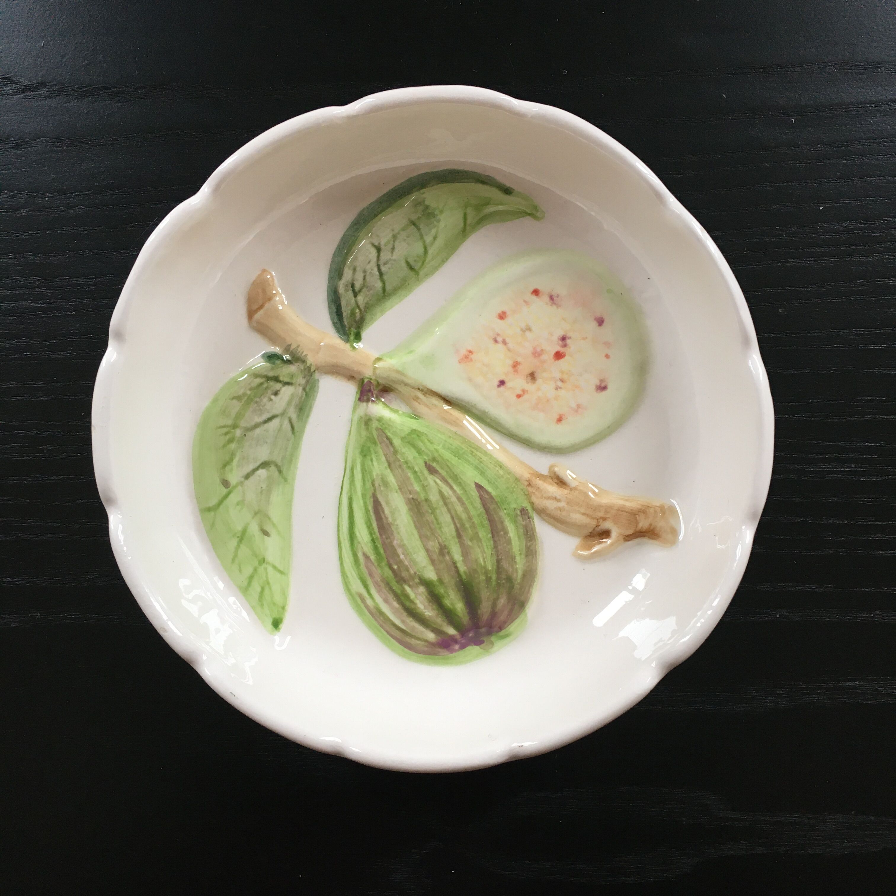 Fig-decorated slip pocket emptier