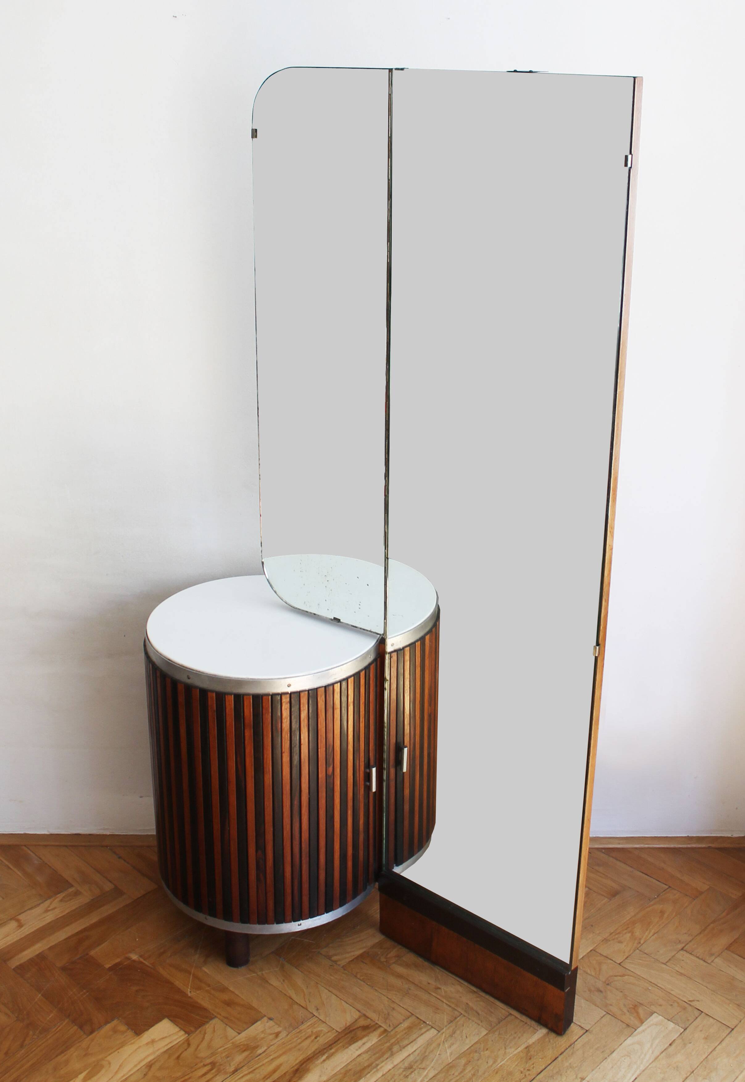 Coiffeuse des années 1930 par UP Brno