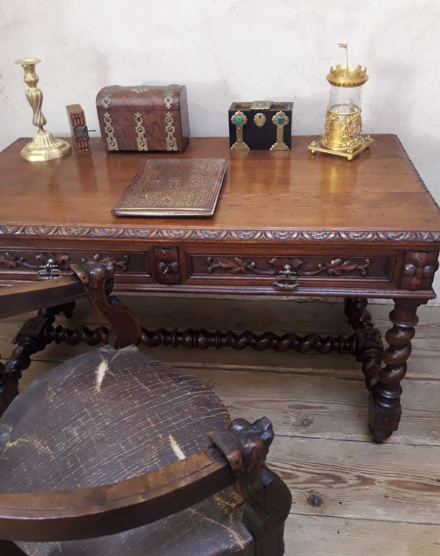 Middle Louis XIII style office