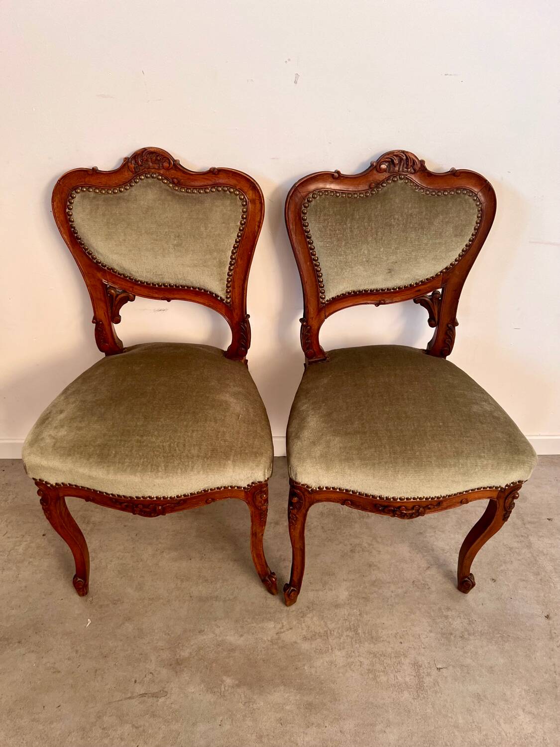 Lot 2 old Louis XV style carved solid walnut chairs late 19th century
