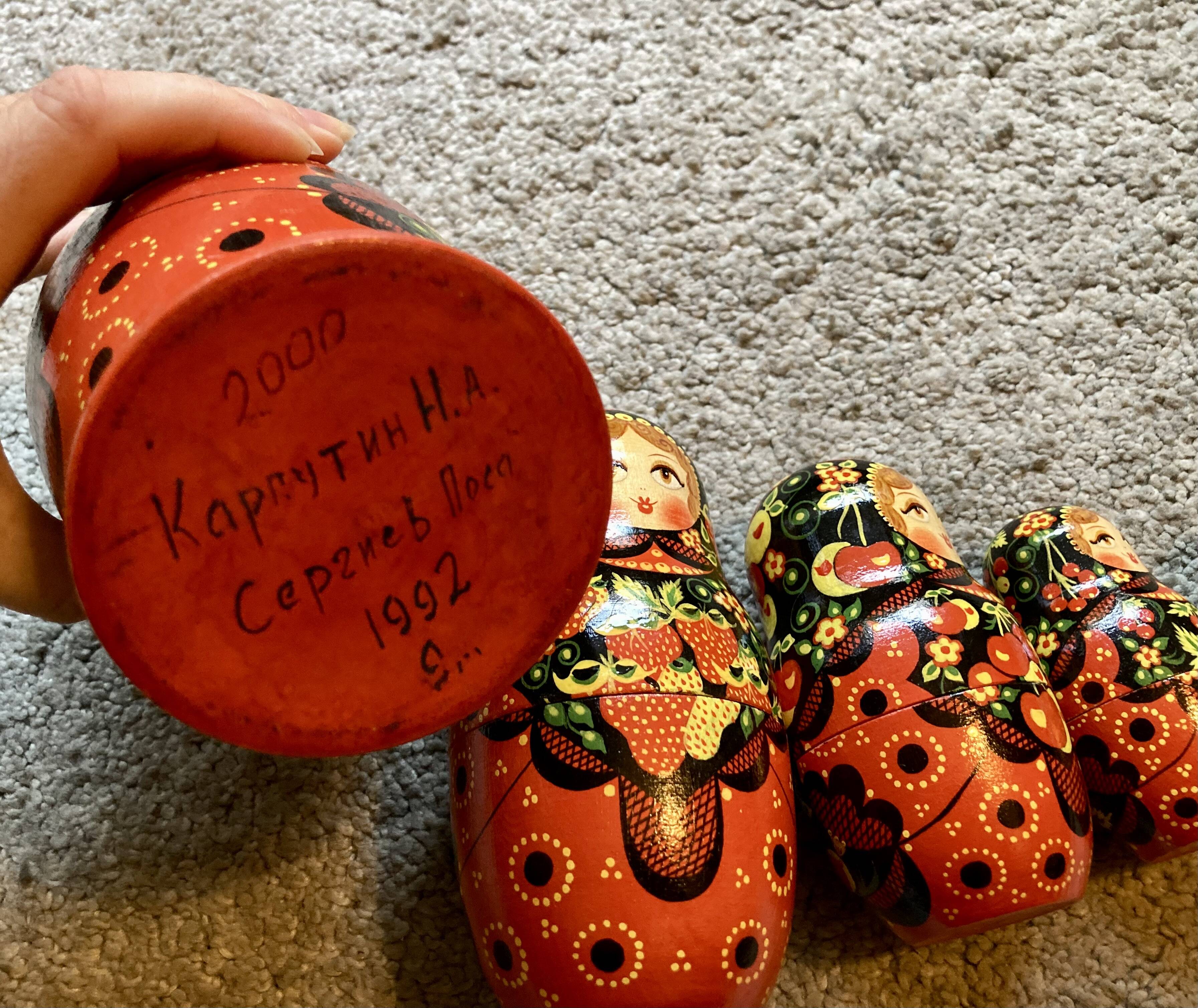 Magnificent family of Russian matryoshkas – 9 dolls – excellent condition