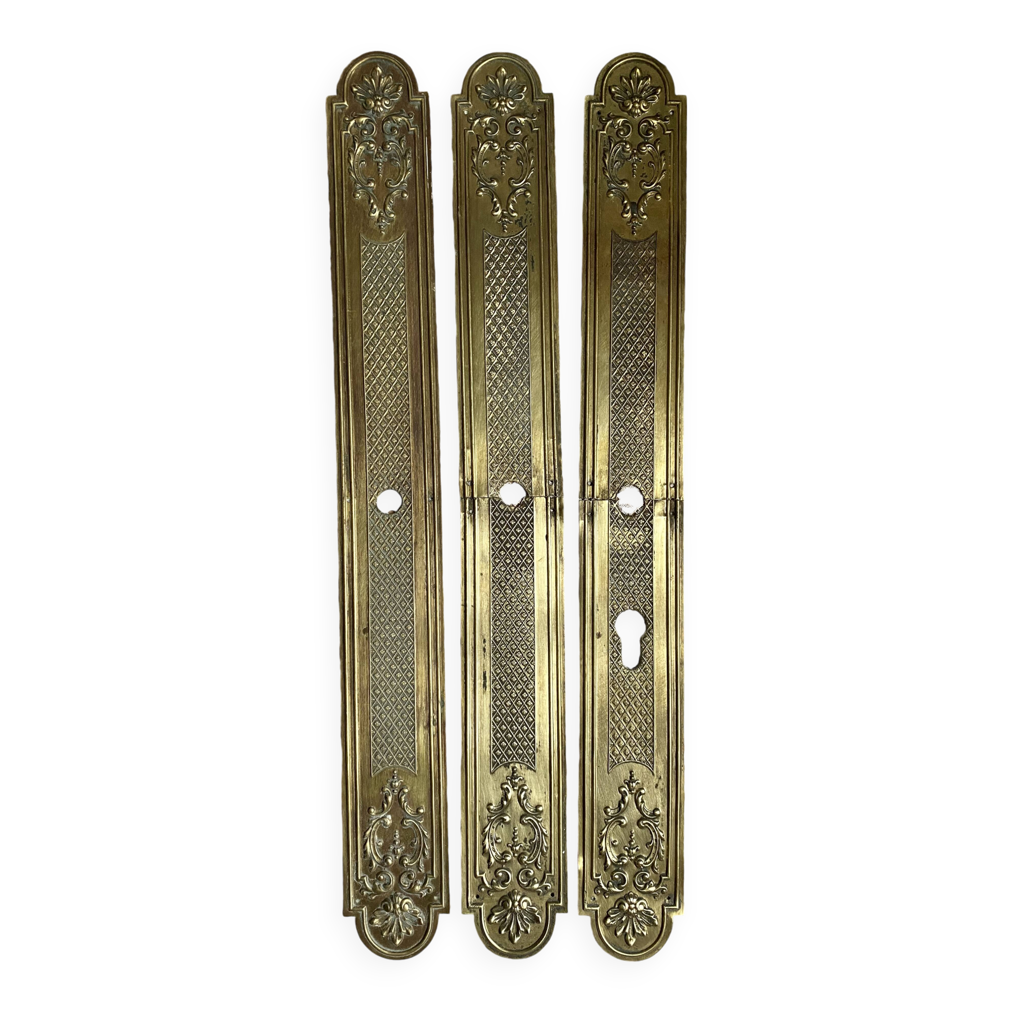 Antique brass cleanliness plates