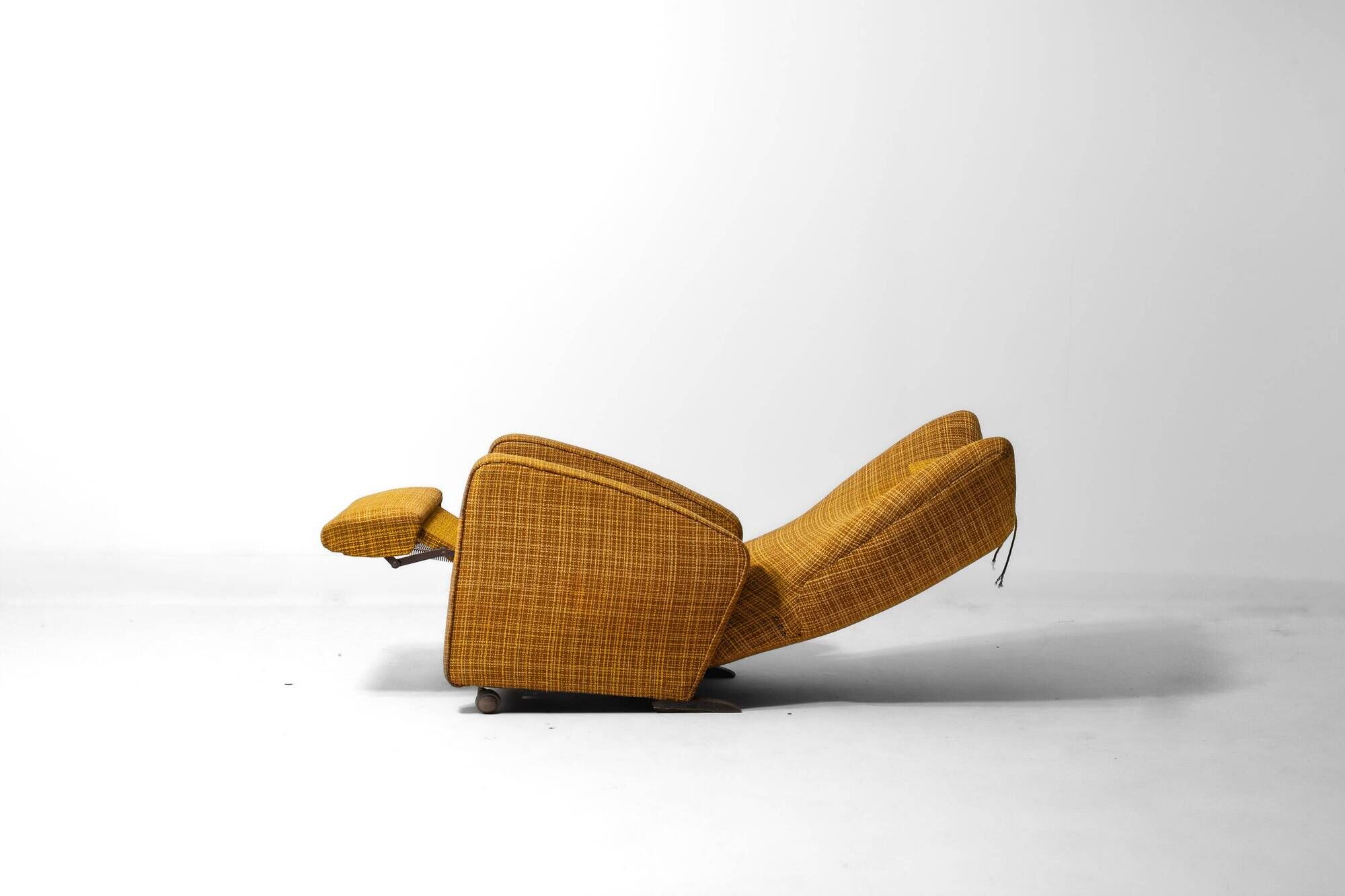 Fauteuil vintage à oreilles inclinable, années 1960